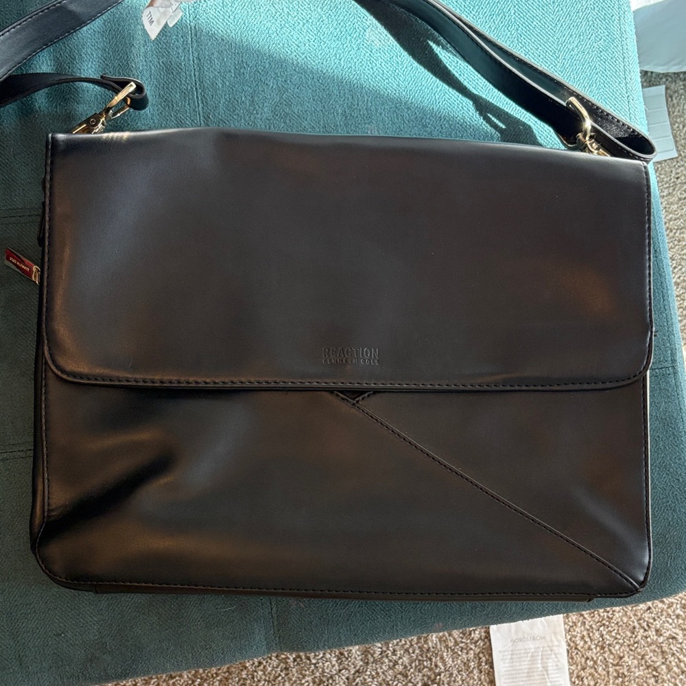 Kenneth Cole Reaction Black w Gold Accents Leather Laptop Bag Unisex NEW